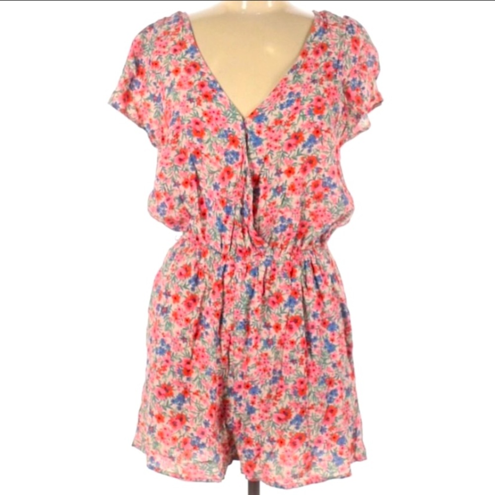 Beautiful floral summery romper with pockets